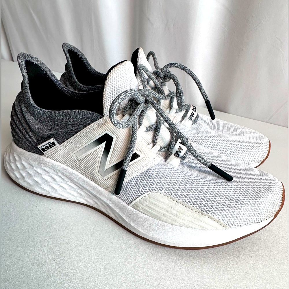 NEW BALANCE WOMENS FRESH FOAM ROAV RUNNING SHOE Sz 8